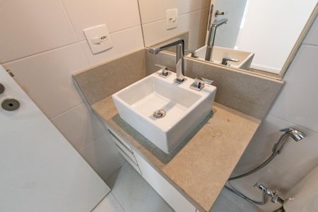Apartamento à venda com 68m², 2 quartos e 2 vagas Apartamento à venda com 68m², 2 quartos e 2 vagasBanheiro