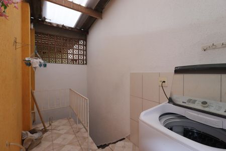 Casa à venda com 250m², 2 quartos e 2 vagasCasa 2 - Área de Serviço