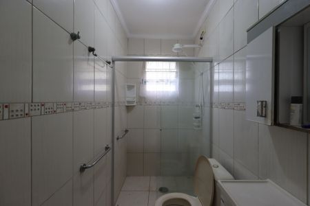 Casa à venda com 250m², 2 quartos e 2 vagasCasa 2 - Banheiro social