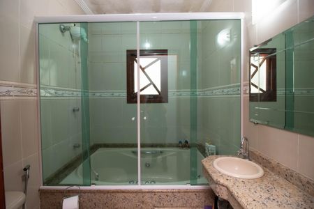 Casa à venda com 150m², 3 quartos e 3 vagasBanheiro da Suíte