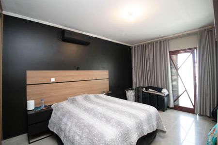 Casa à venda com 150m², 3 quartos e 3 vagasSuíte