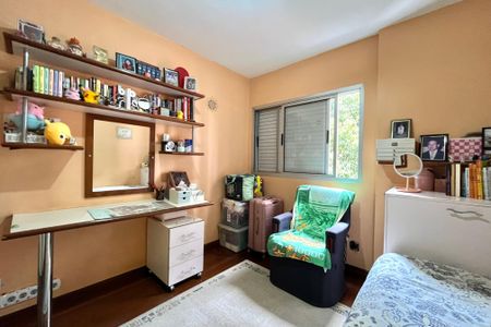 Apartamento à venda com 133m², 4 quartos e 2 vagasQuarto 2