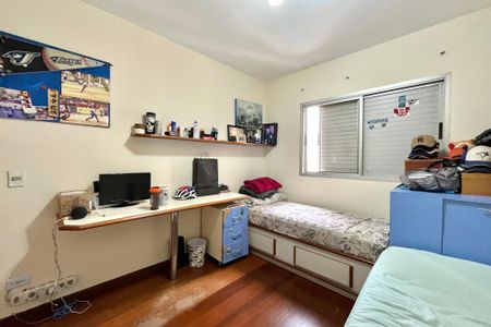 Apartamento à venda com 133m², 4 quartos e 2 vagasQuarto 1