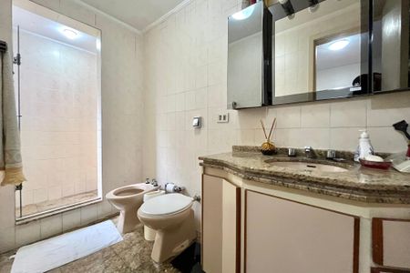 Apartamento à venda com 133m², 4 quartos e 2 vagasBanheiro da Suíte