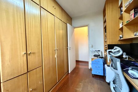 Apartamento à venda com 133m², 4 quartos e 2 vagasQuarto 3