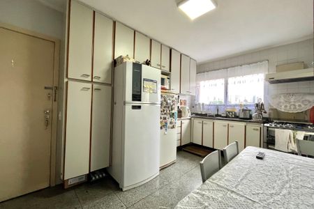 Apartamento à venda com 133m², 4 quartos e 2 vagasCozinha