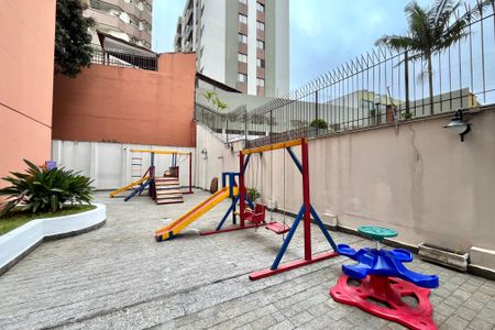 Apartamento à venda com 133m², 4 quartos e 2 vagasÁrea comum - Playground