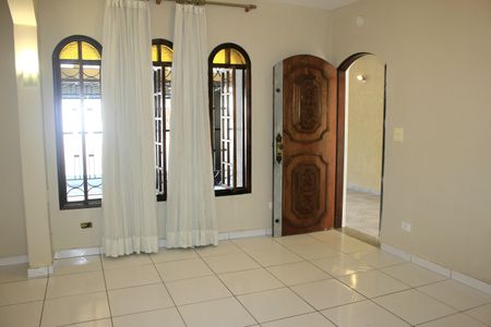 Casa à venda com 400m², 4 quartos e 5 vagasSala