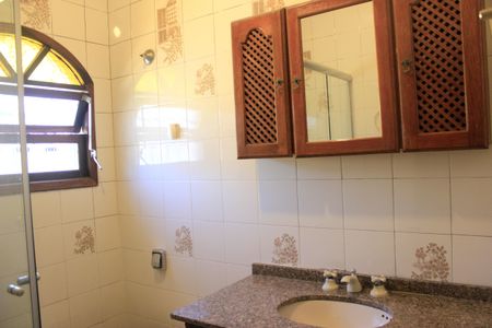 Casa à venda com 400m², 4 quartos e 5 vagasBanheiro 2