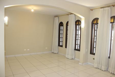 Sala de casa para alugar com 4 quartos, 400m² em Jardim Vila Galvao, Guarulhos