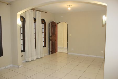 Sala de casa para alugar com 4 quartos, 400m² em Jardim Vila Galvao, Guarulhos