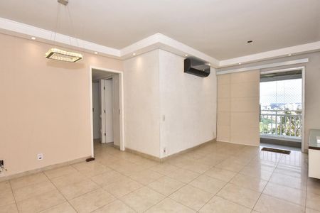 Apartamento à venda com 96m², 4 quartos e 1 vagaSala