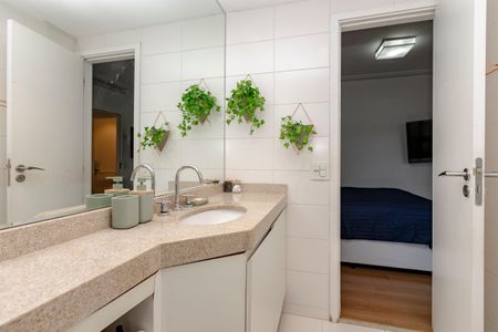 Apartamento à venda com 85m², 2 quartos e 2 vagas Apartamento à venda com 85m², 2 quartos e 2 vagasBanheiro da Suite 1