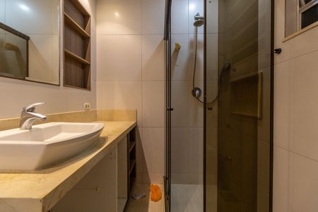 Apartamento à venda com 75m², 2 quartos e 1 vaga Apartamento à venda com 75m², 2 quartos e 1 vagaBanheiro