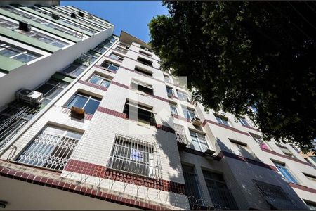Apartamento à venda com 75m², 2 quartos e 1 vaga Apartamento à venda com 75m², 2 quartos e 1 vagaFachada