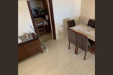 Casa à venda com 3 quartos, 167m² em Vila Carrão, São Paulo