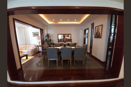 Casa à venda com 4 quartos, 389m² em Piratininga, Niterói