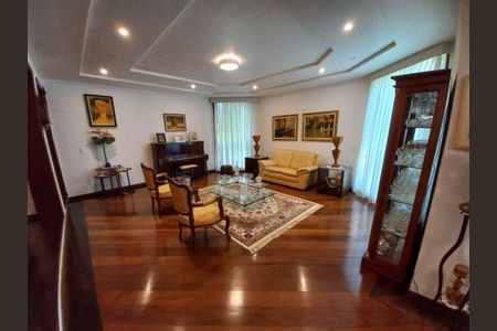 Casa à venda com 4 quartos, 389m² em Piratininga, Niterói