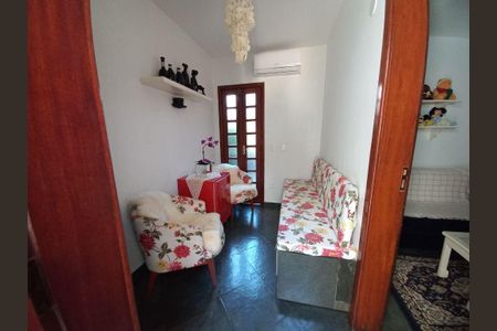 Casa à venda com 4 quartos, 389m² em Piratininga, Niterói