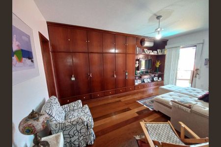 Casa à venda com 4 quartos, 389m² em Piratininga, Niterói