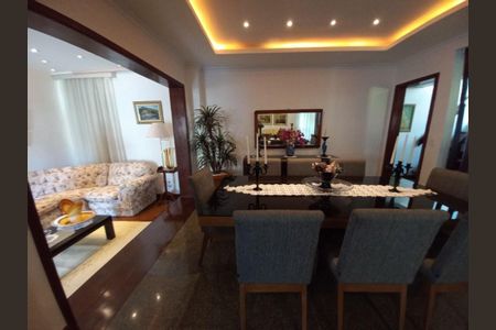 Casa à venda com 4 quartos, 389m² em Piratininga, Niterói