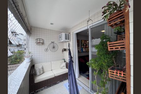 Apartamento à venda com 85m², 2 quartos e 2 vagas Apartamento à venda com 85m², 2 quartos e 2 vagasVaranda