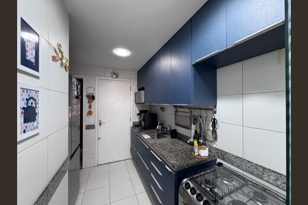 Apartamento à venda com 85m², 2 quartos e 2 vagas Apartamento à venda com 85m², 2 quartos e 2 vagasCozinha e Área de Serviço