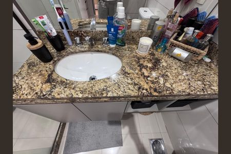 Apartamento à venda com 85m², 2 quartos e 2 vagas Apartamento à venda com 85m², 2 quartos e 2 vagasBanheiro da Suíte