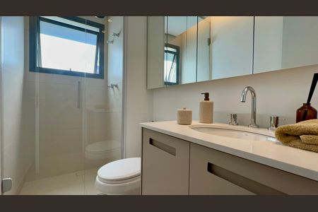 Apartamento à venda com 195m², 3 quartos e 3 vagas Apartamento à venda com 195m², 3 quartos e 3 vagasBanheiro da Suíte 3