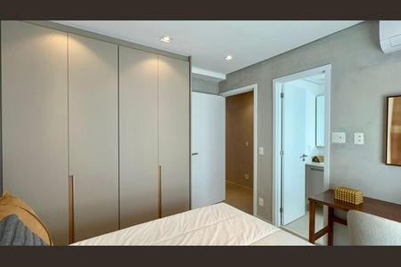 Apartamento à venda com 195m², 3 quartos e 3 vagas Apartamento à venda com 195m², 3 quartos e 3 vagasSuíte 2