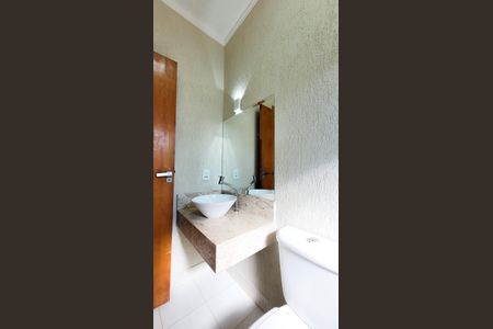 Casa à venda com 200m², 3 quartos e 3 vagas Casa à venda com 200m², 3 quartos e 3 vagasBanheiro da Suíte