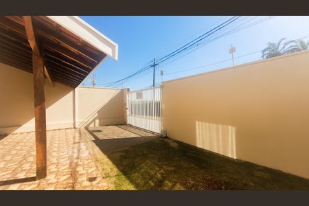 Casa à venda com 200m², 3 quartos e 3 vagas Casa à venda com 200m², 3 quartos e 3 vagasGaragem