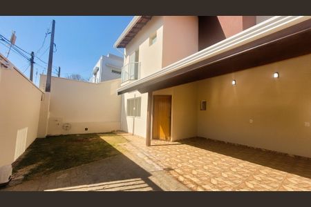 Casa à venda com 200m², 3 quartos e 3 vagas Casa à venda com 200m², 3 quartos e 3 vagasGaragem