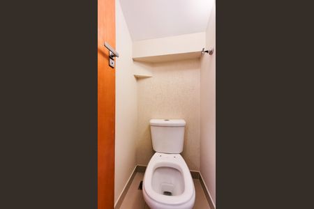 Casa à venda com 200m², 3 quartos e 3 vagas Casa à venda com 200m², 3 quartos e 3 vagasLavabo