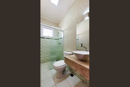 Casa à venda com 200m², 3 quartos e 3 vagas Casa à venda com 200m², 3 quartos e 3 vagasBanheiro Social