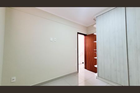 Casa à venda com 200m², 3 quartos e 3 vagas Casa à venda com 200m², 3 quartos e 3 vagasQuarto 2