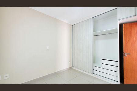 Casa à venda com 200m², 3 quartos e 3 vagas Casa à venda com 200m², 3 quartos e 3 vagasSuíte