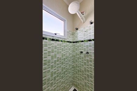 Casa à venda com 200m², 3 quartos e 3 vagas Casa à venda com 200m², 3 quartos e 3 vagasBanheiro Social