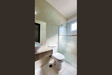 Casa à venda com 200m², 3 quartos e 3 vagas Casa à venda com 200m², 3 quartos e 3 vagasBanheiro da Suíte