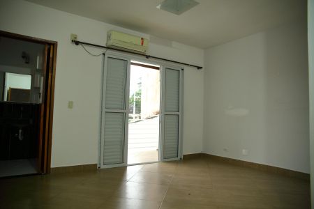 Casa à venda com 210m², 3 quartos e 2 vagasSuíte 1