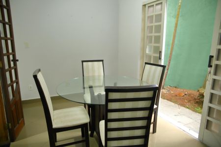 Casa à venda com 210m², 3 quartos e 2 vagasCopa