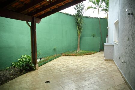 Casa à venda com 210m², 3 quartos e 2 vagasQuintal