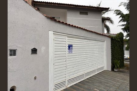 Casa à venda com 210m², 3 quartos e 2 vagasFachada