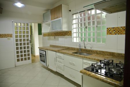 Casa à venda com 210m², 3 quartos e 2 vagasCozinha