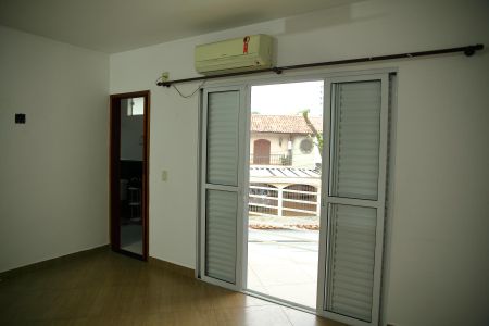 Casa à venda com 210m², 3 quartos e 2 vagasSuíte 1