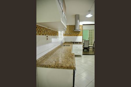 Casa à venda com 210m², 3 quartos e 2 vagasCozinha