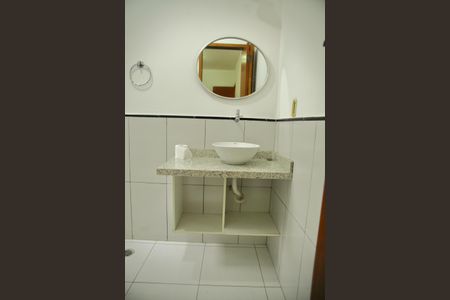 Casa à venda com 210m², 3 quartos e 2 vagasBanheiro Suíte 2