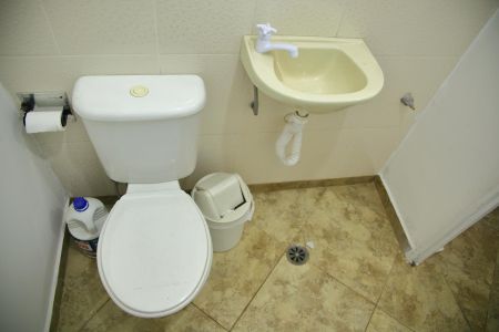 Casa à venda com 210m², 3 quartos e 2 vagasBanheiro de serviço