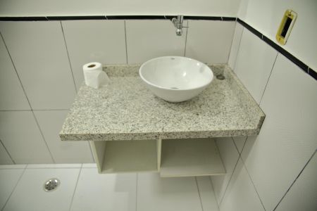 Casa à venda com 210m², 3 quartos e 2 vagasBanheiro Suíte 3