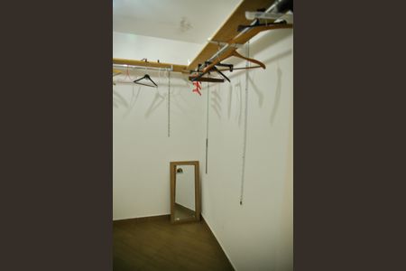 Casa à venda com 210m², 3 quartos e 2 vagasCloset Suíte 3